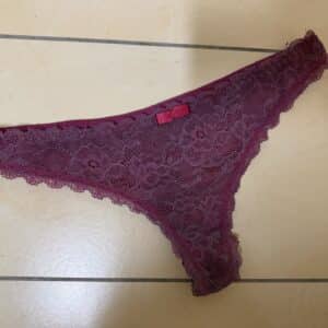 String en dentelle